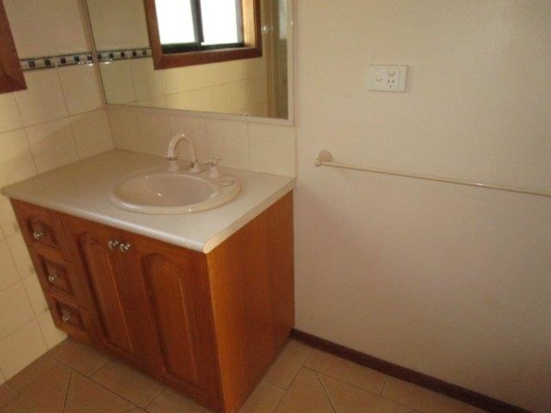 48 Walker Street, Donald VIC 3480