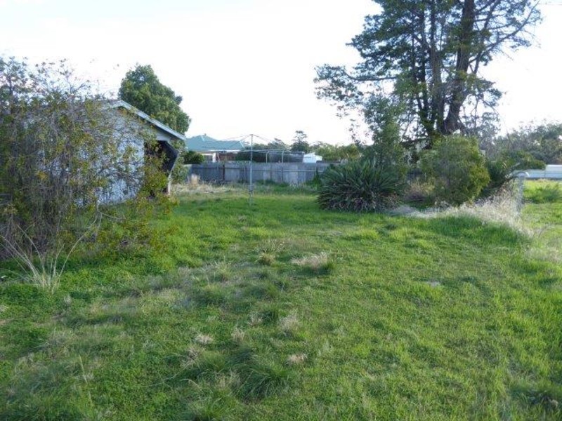 42 Anderson Street, Warracknabeal VIC 3393