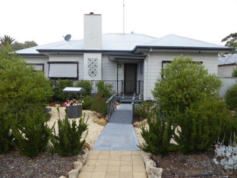 3 Bowman Street, Warracknabeal VIC 3393
