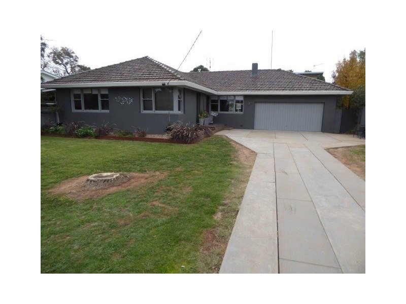 15 Camp Street, Donald VIC 3480