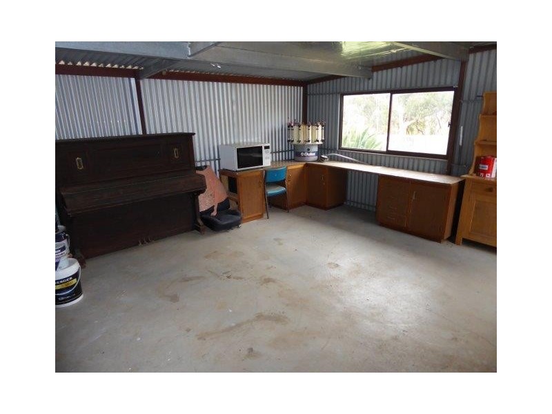 15 Camp Street, Donald VIC 3480