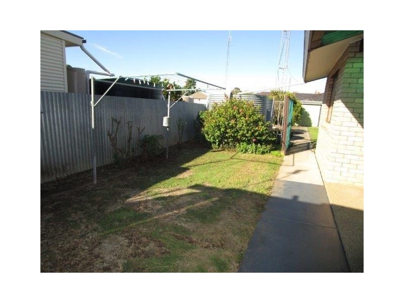 10 Campbell Street, Donald VIC 3480