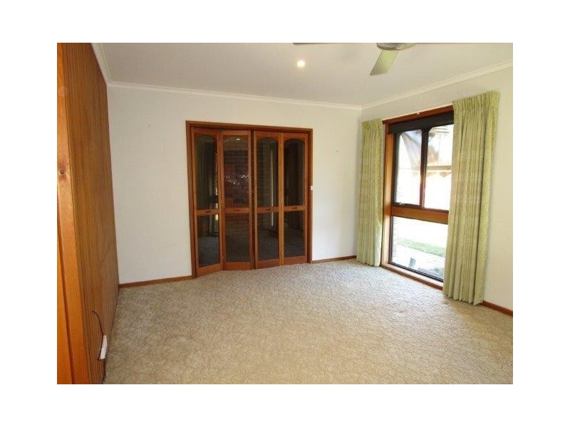 10 Campbell Street, Donald VIC 3480