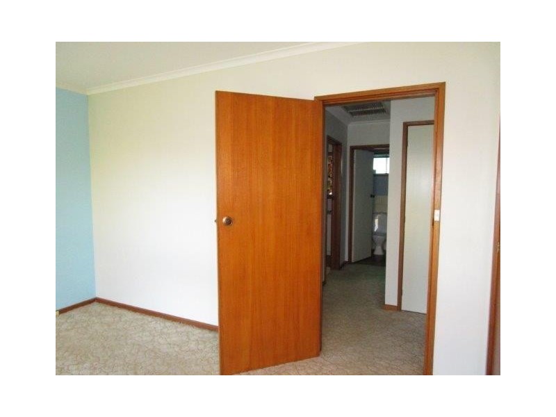 10 Campbell Street, Donald VIC 3480