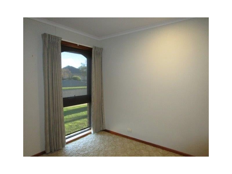 10 Campbell Street, Donald VIC 3480