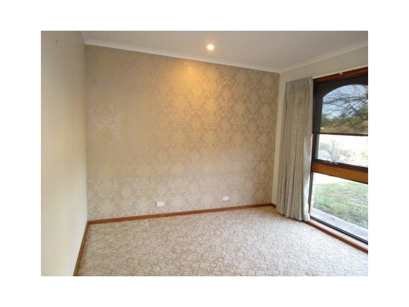 10 Campbell Street, Donald VIC 3480