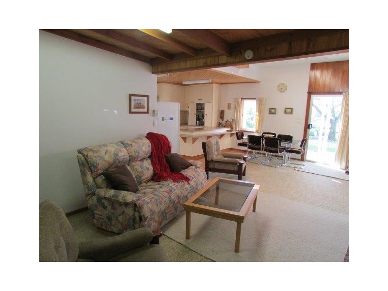 85 Jamouneau Street, Warracknabeal VIC 3393