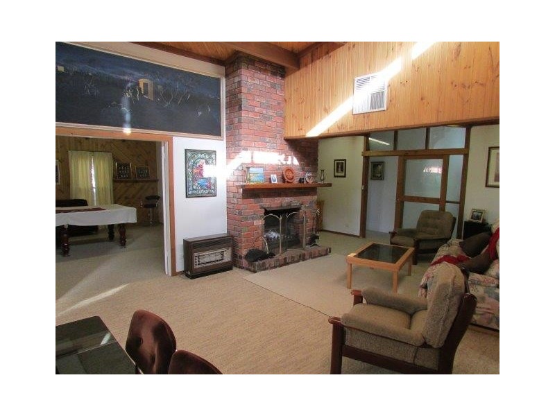 85 Jamouneau Street, Warracknabeal VIC 3393
