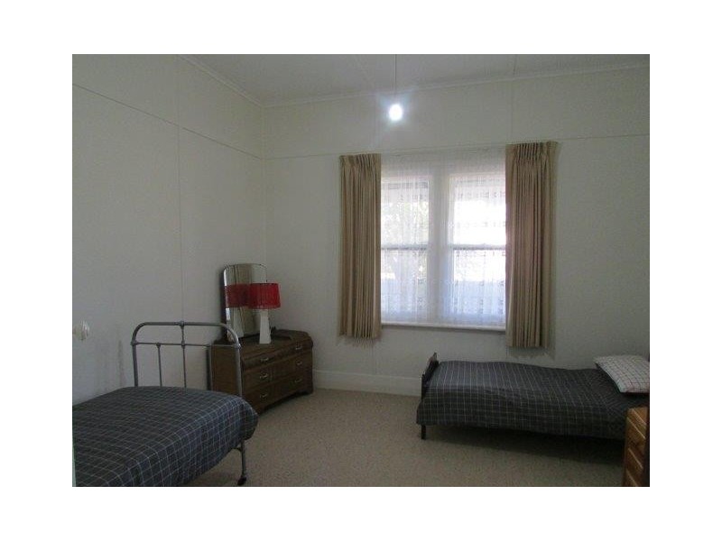 85 Jamouneau Street, Warracknabeal VIC 3393