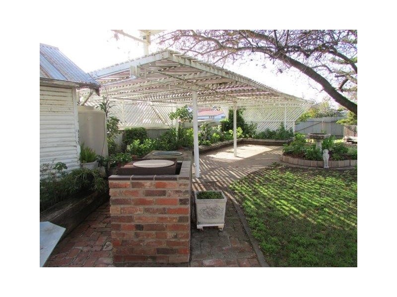 85 Jamouneau Street, Warracknabeal VIC 3393