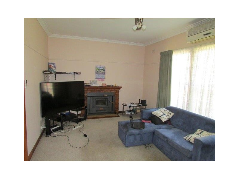 66 Craig Avenue, Warracknabeal VIC 3393