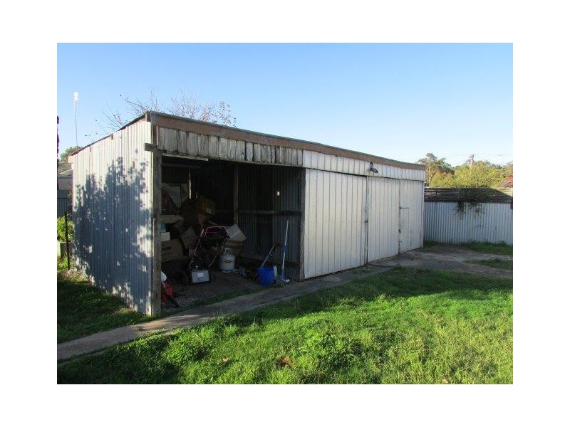 66 Craig Avenue, Warracknabeal VIC 3393