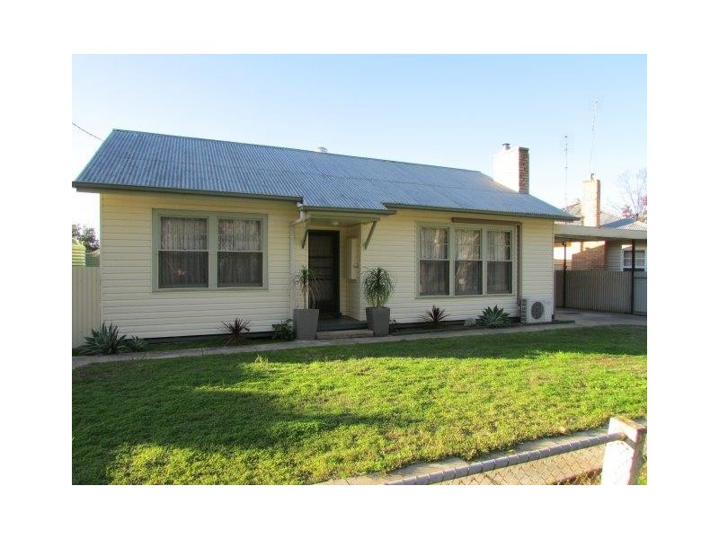 66 Craig Avenue, Warracknabeal VIC 3393