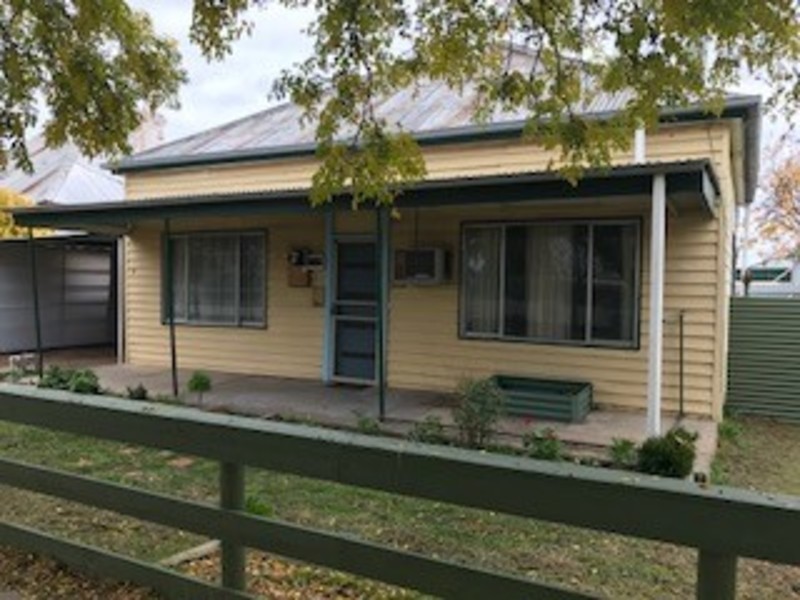 9 Gray Street, Donald VIC 3480