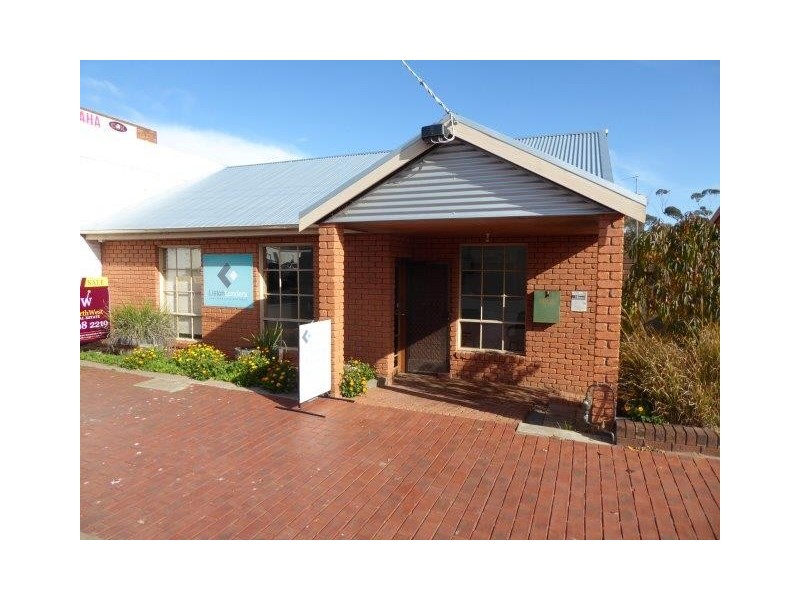 36 – 38 Woods Street, Donald VIC 3480