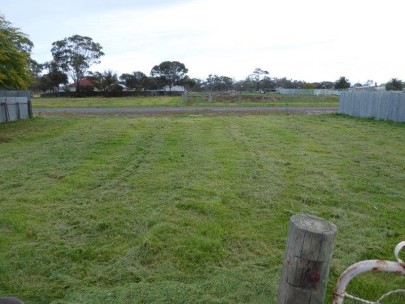 56 Charles Street, Jeparit VIC 3423