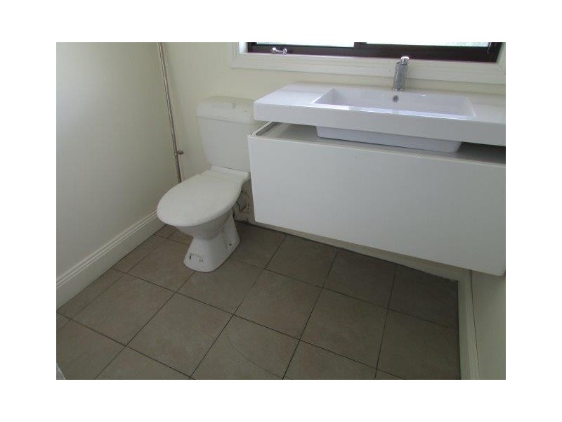 31 Molyneaux Street, Warracknabeal VIC 3393