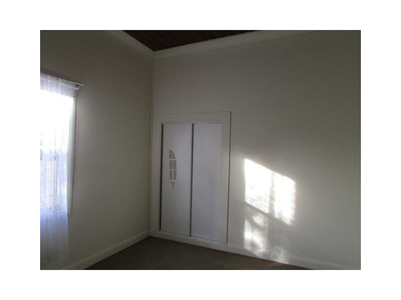 31 Molyneaux Street, Warracknabeal VIC 3393