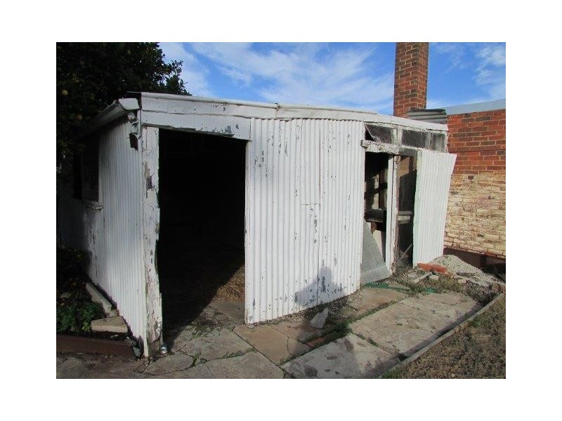 31 Molyneaux Street, Warracknabeal VIC 3393