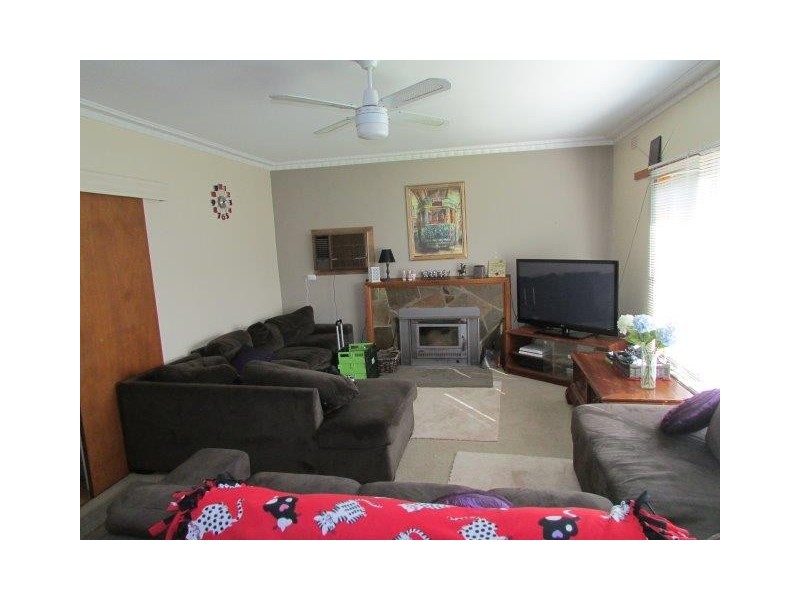 19 Kokoda Avenue, Warracknabeal VIC 3393