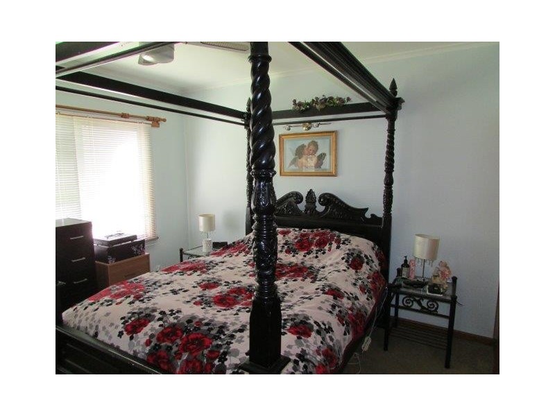 19 Kokoda Avenue, Warracknabeal VIC 3393