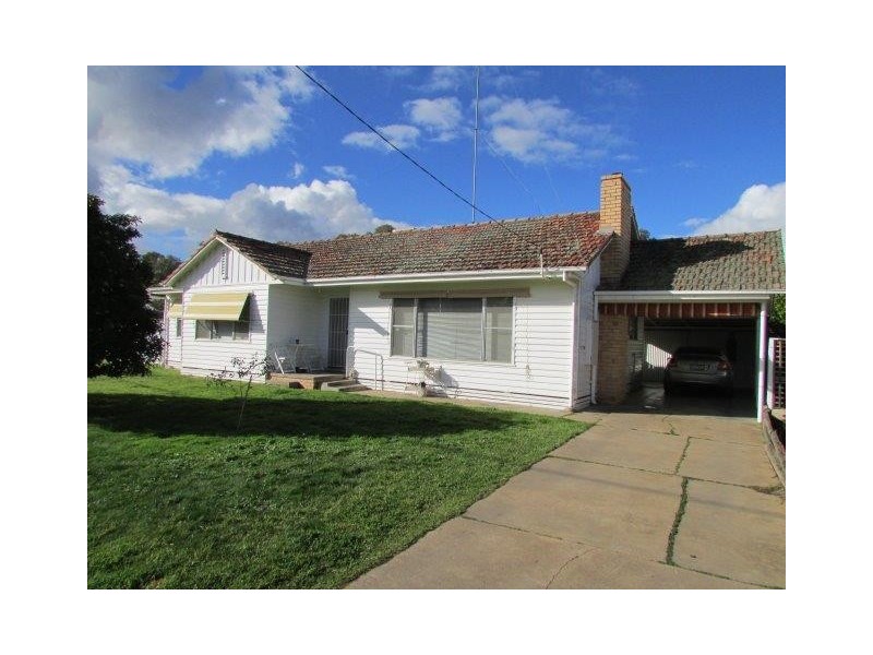 19 Kokoda Avenue, Warracknabeal VIC 3393