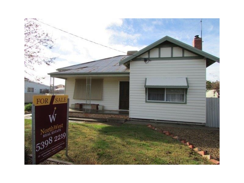 19 Campbell Street, Warracknabeal VIC 3393