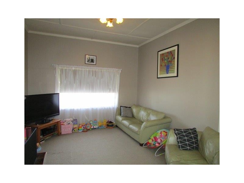 19 Campbell Street, Warracknabeal VIC 3393