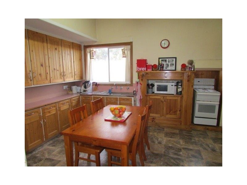 19 Campbell Street, Warracknabeal VIC 3393