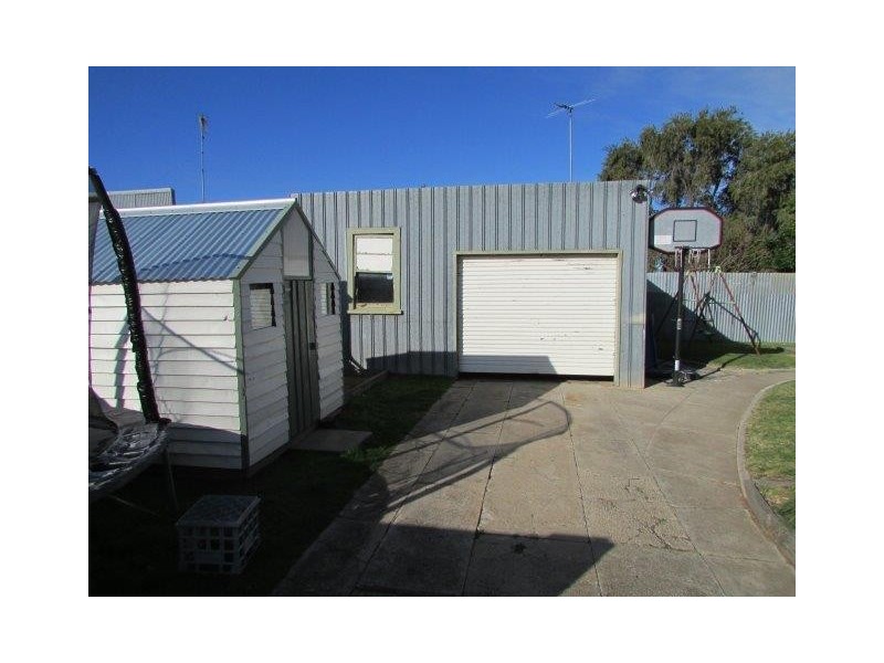 19 Campbell Street, Warracknabeal VIC 3393