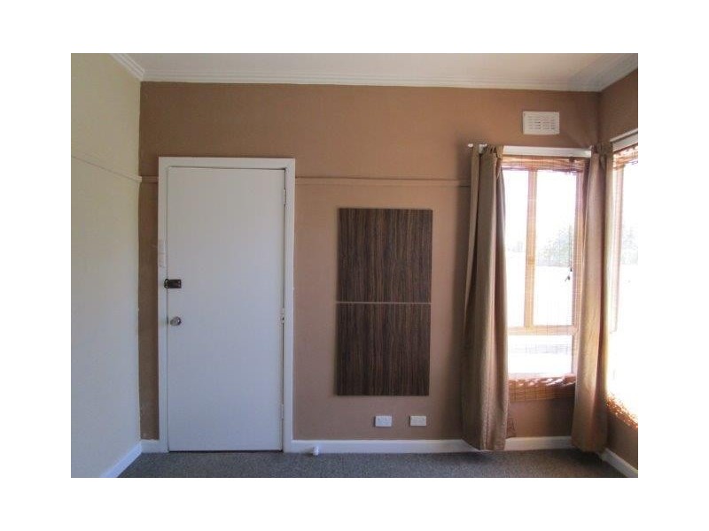 82 Jamouneau Street, Warracknabeal VIC 3393