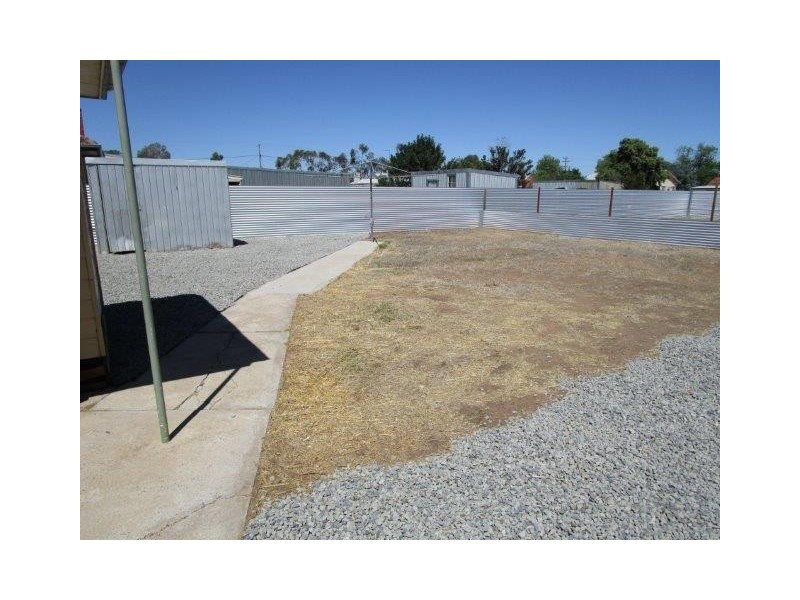 82 Jamouneau Street, Warracknabeal VIC 3393