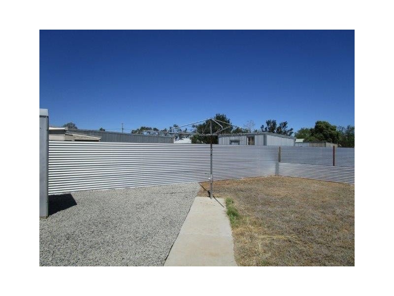 82 Jamouneau Street, Warracknabeal VIC 3393