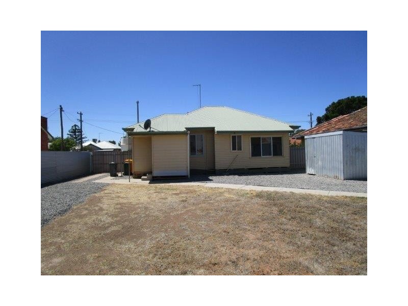 82 Jamouneau Street, Warracknabeal VIC 3393