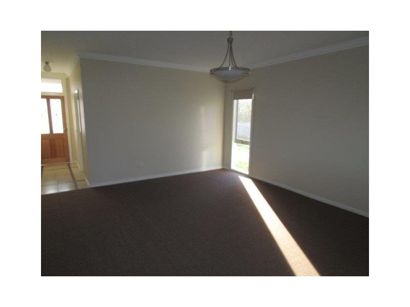 69 Devereux Street, Warracknabeal VIC 3393