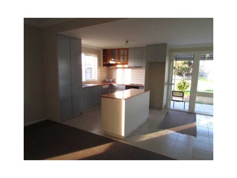 69 Devereux Street, Warracknabeal VIC 3393