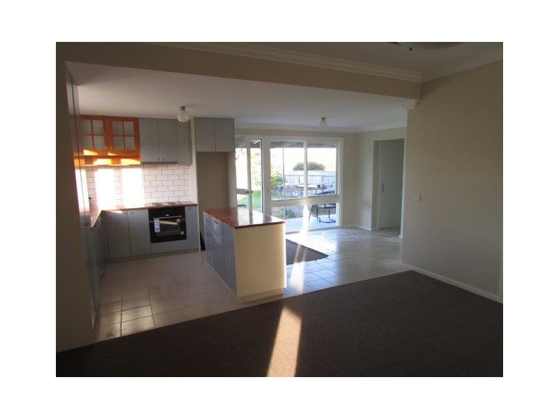 69 Devereux Street, Warracknabeal VIC 3393