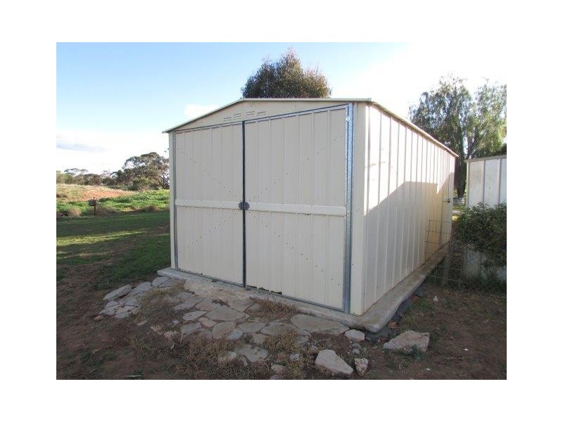 2504 Sunraysia Highway, Curyo VIC 3483