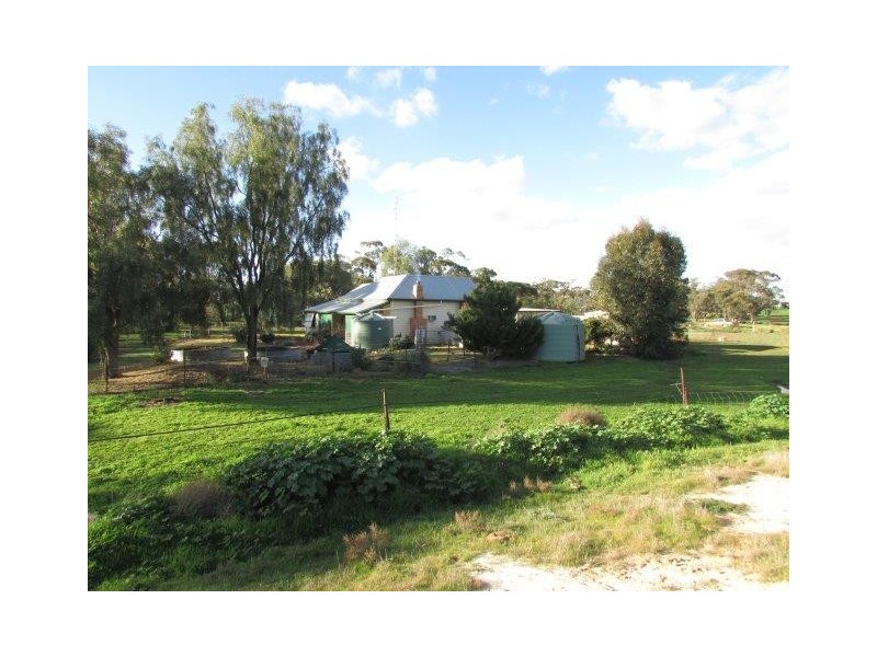 2504 Sunraysia Highway, Curyo VIC 3483