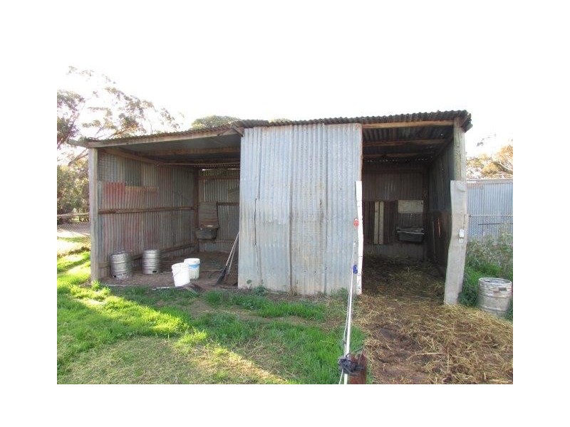 2504 Sunraysia Highway, Curyo VIC 3483