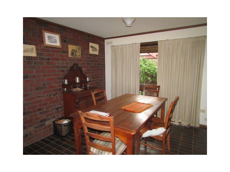 13 Willow Crt, Donald VIC 3480