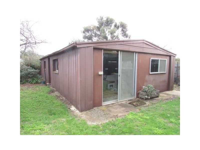 13 Willow Crt, Donald VIC 3480
