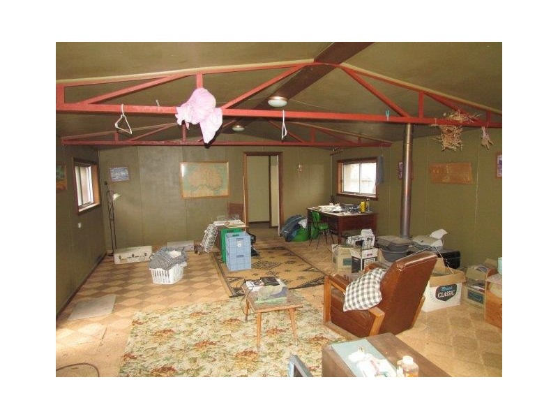 13 Willow Crt, Donald VIC 3480