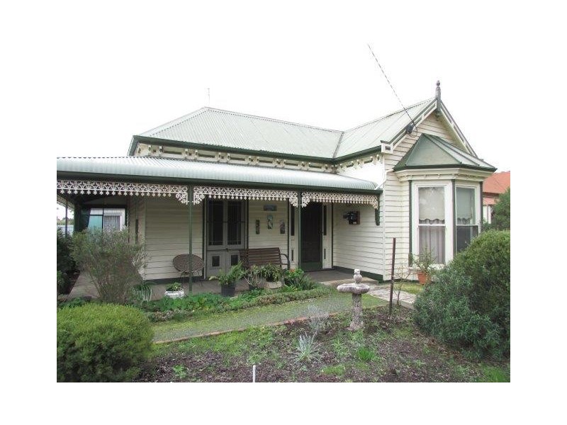 16 Craig Avenue, Warracknabeal VIC 3393