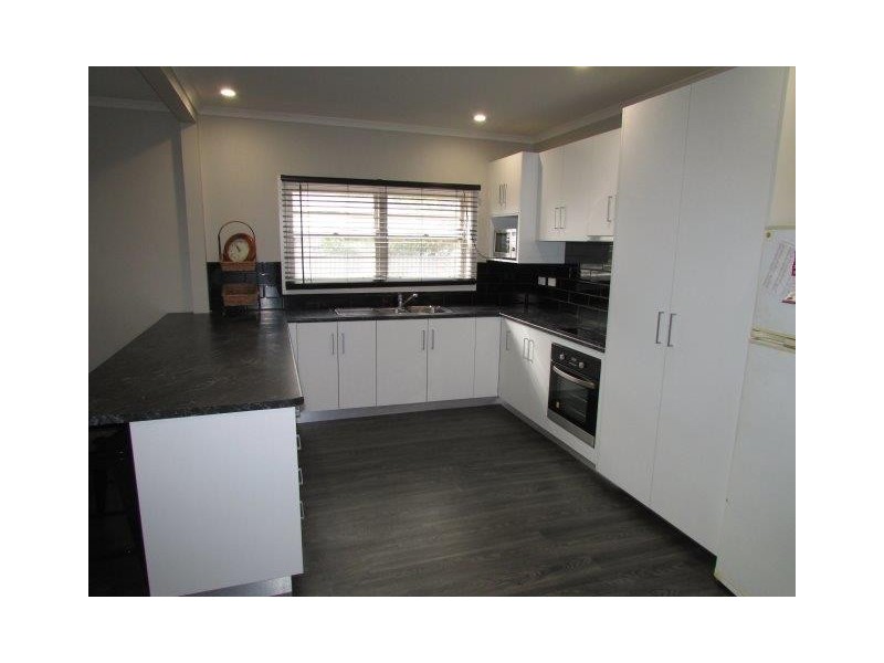 51 Woolcock Street, Warracknabeal VIC 3393