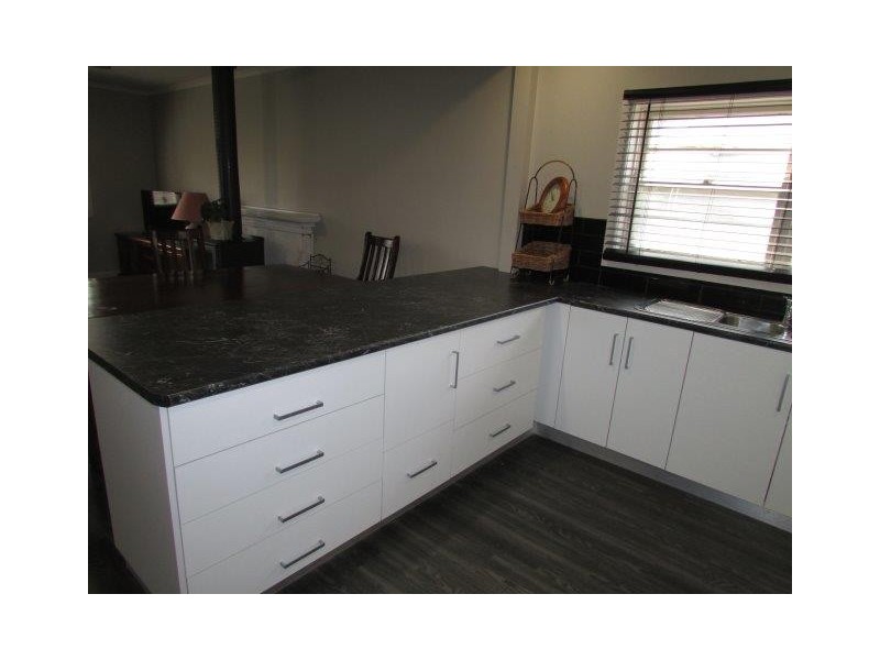 51 Woolcock Street, Warracknabeal VIC 3393