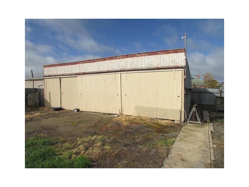 51 Woolcock Street, Warracknabeal VIC 3393