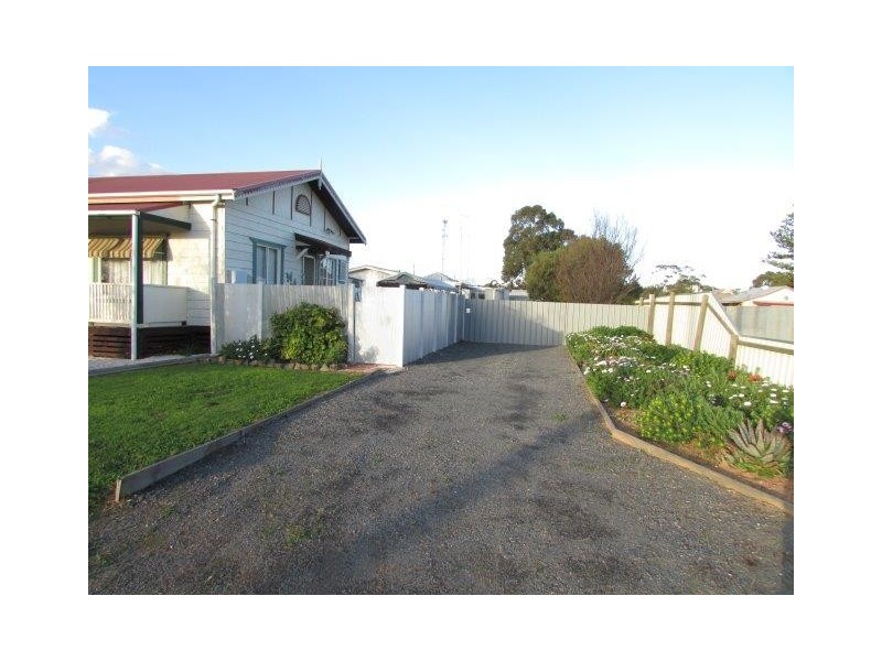 75 Molyneaux Street, Warracknabeal VIC 3393