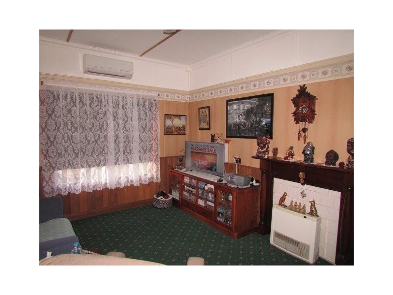 75 Molyneaux Street, Warracknabeal VIC 3393