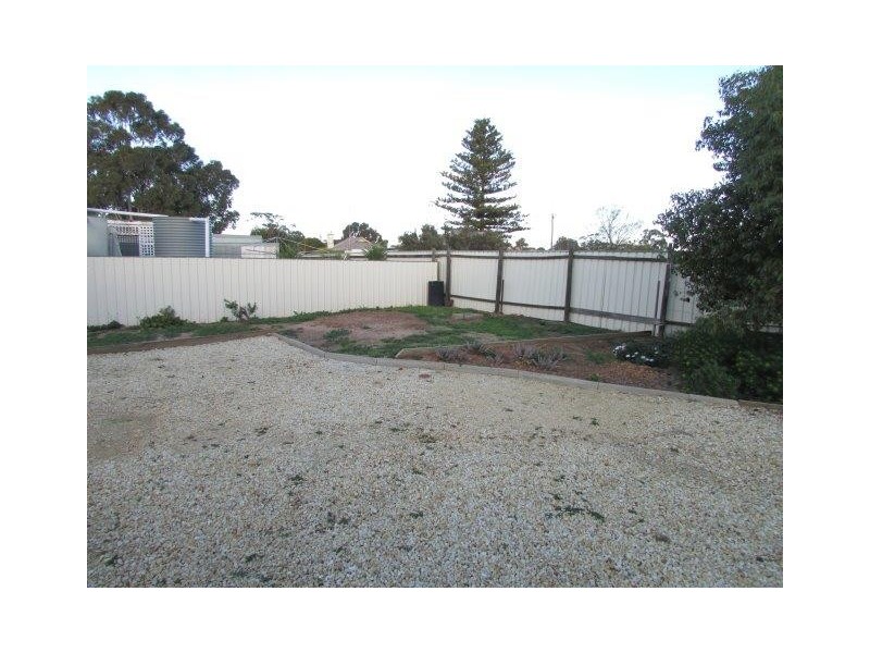 75 Molyneaux Street, Warracknabeal VIC 3393